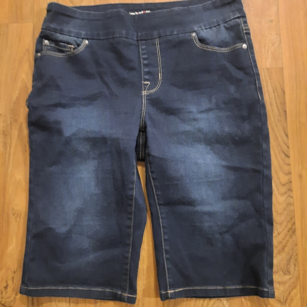 Sz 3/4 makers of the origonals jean shorts